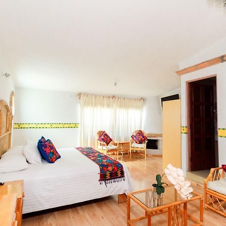 Hotel Hacienda Montesinos モレリア エクステリア 写真