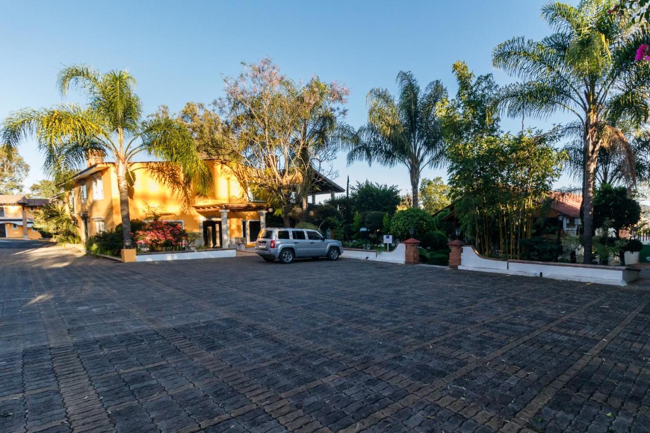 Hotel Hacienda Montesinos モレリア エクステリア 写真