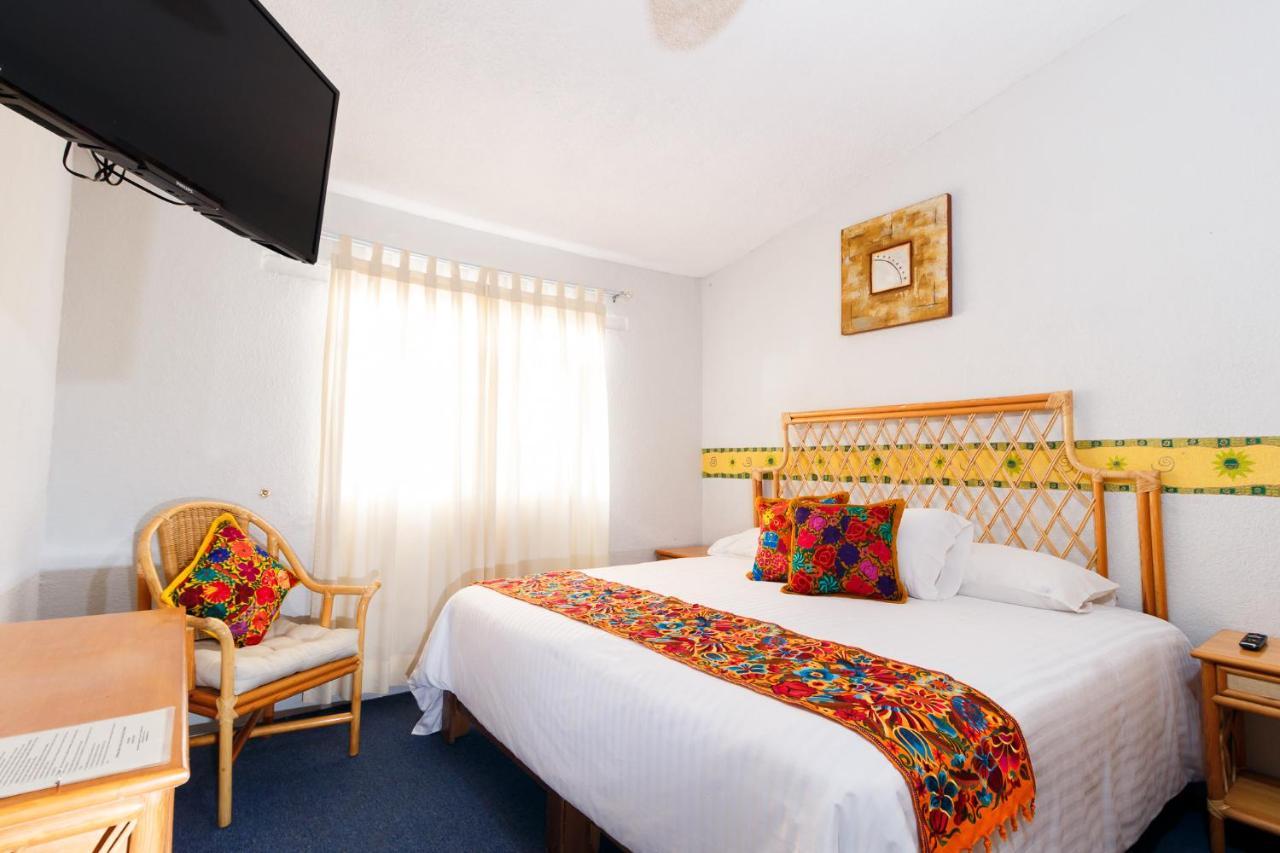 Hotel Hacienda Montesinos モレリア エクステリア 写真
