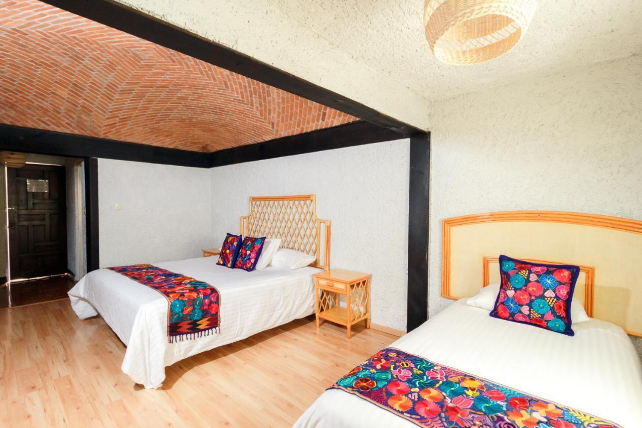 Hotel Hacienda Montesinos モレリア エクステリア 写真