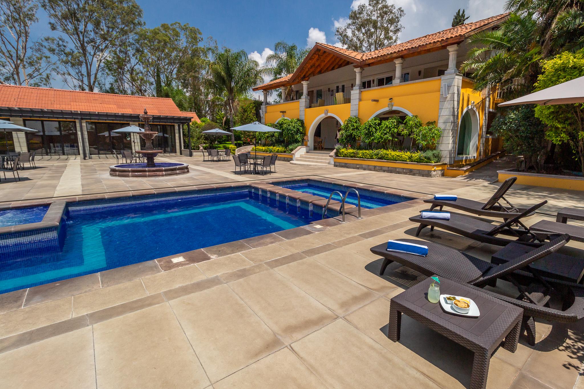 Hotel Hacienda Montesinos モレリア エクステリア 写真