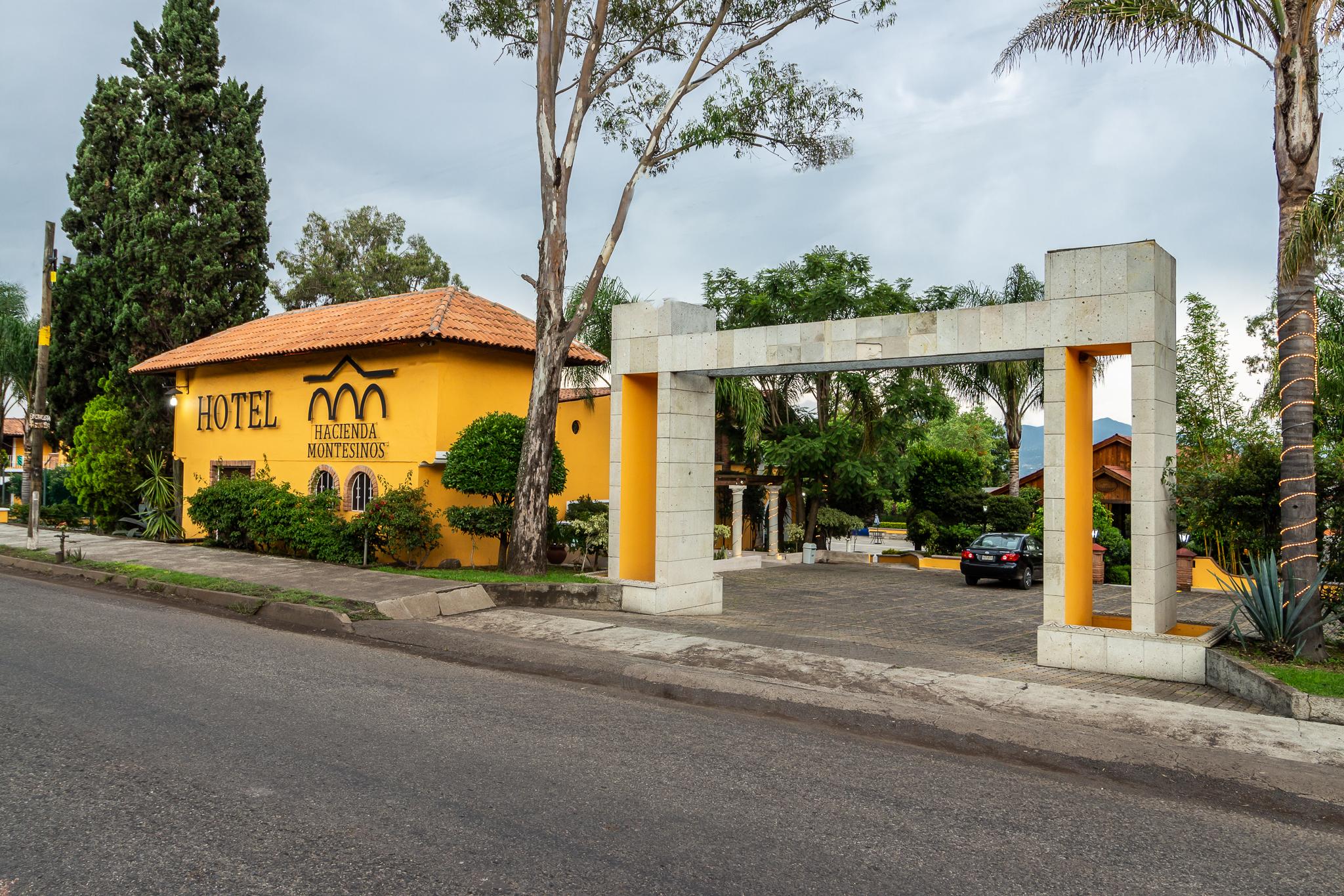 Hotel Hacienda Montesinos モレリア エクステリア 写真