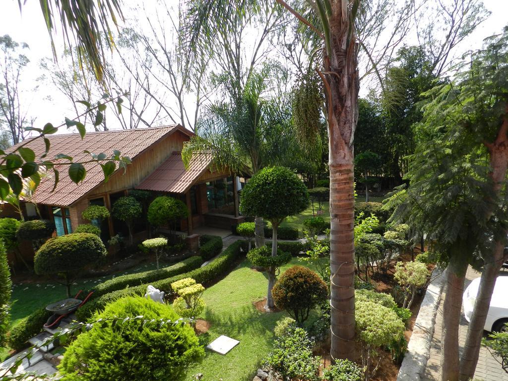Hotel Hacienda Montesinos モレリア エクステリア 写真